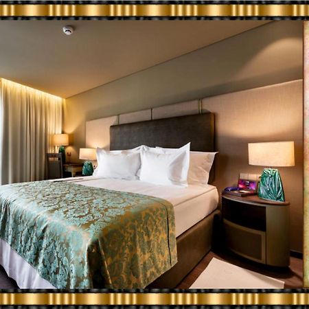 Hotel Jaguar Oporto - Airport To Hotel And City Center And Vice-Versa Is A Free And Continuous Shuttle Service From 7Am To 8Pm Exterior photo